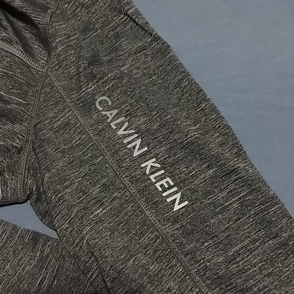 Grey athletic long sleeve - Picture 3 of 3